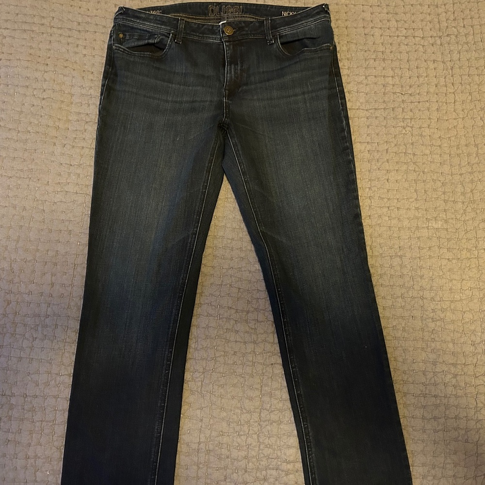 EUC DL1961 Nicky Mid-Rise Cigarette Leg Jeans size 32